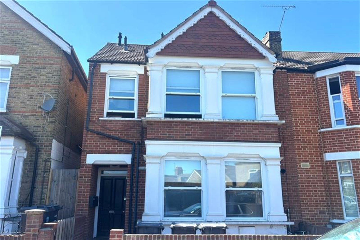 Flat Pulteney Road in Greater London