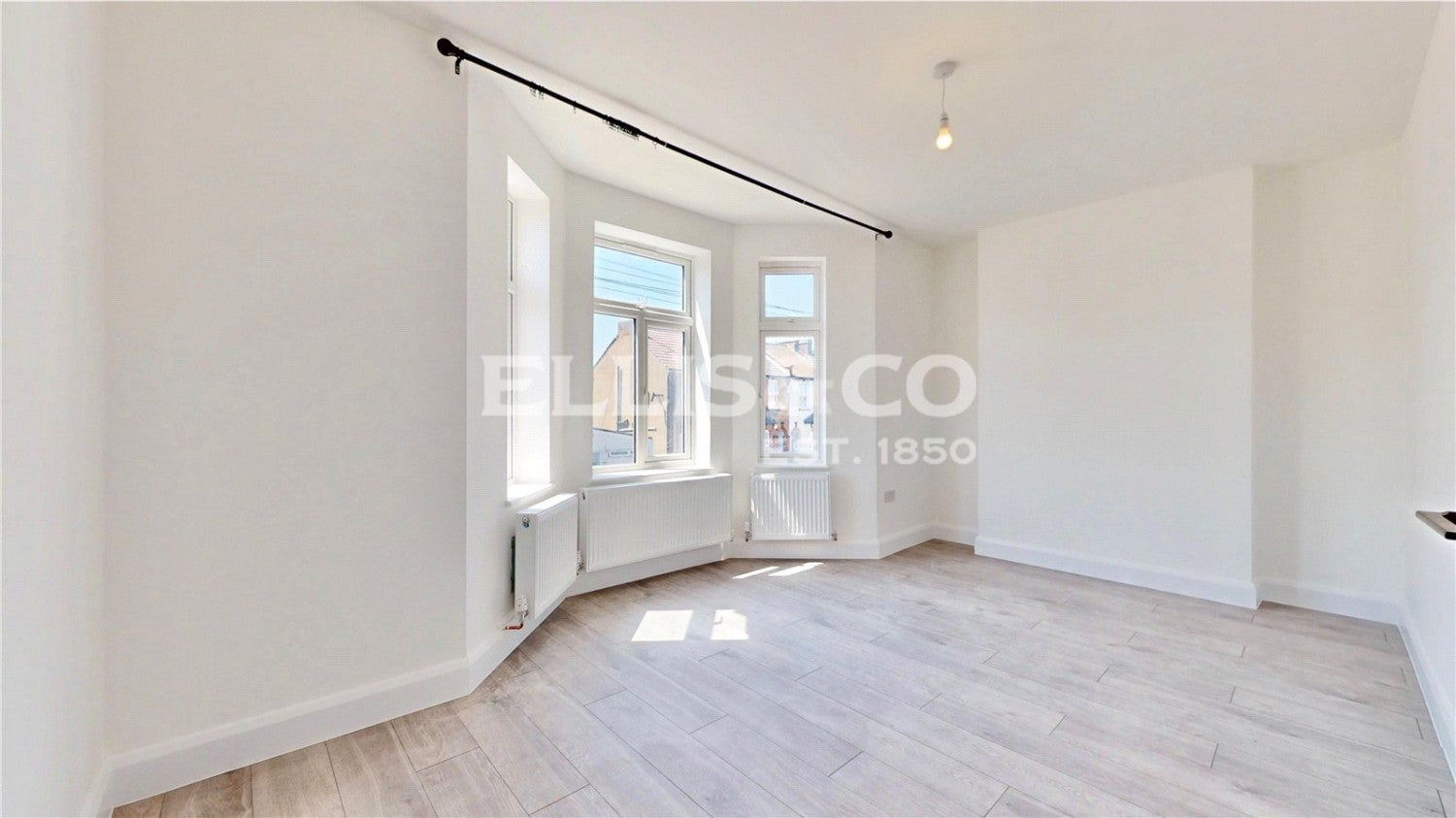 Flat Llanover Road in Greater London