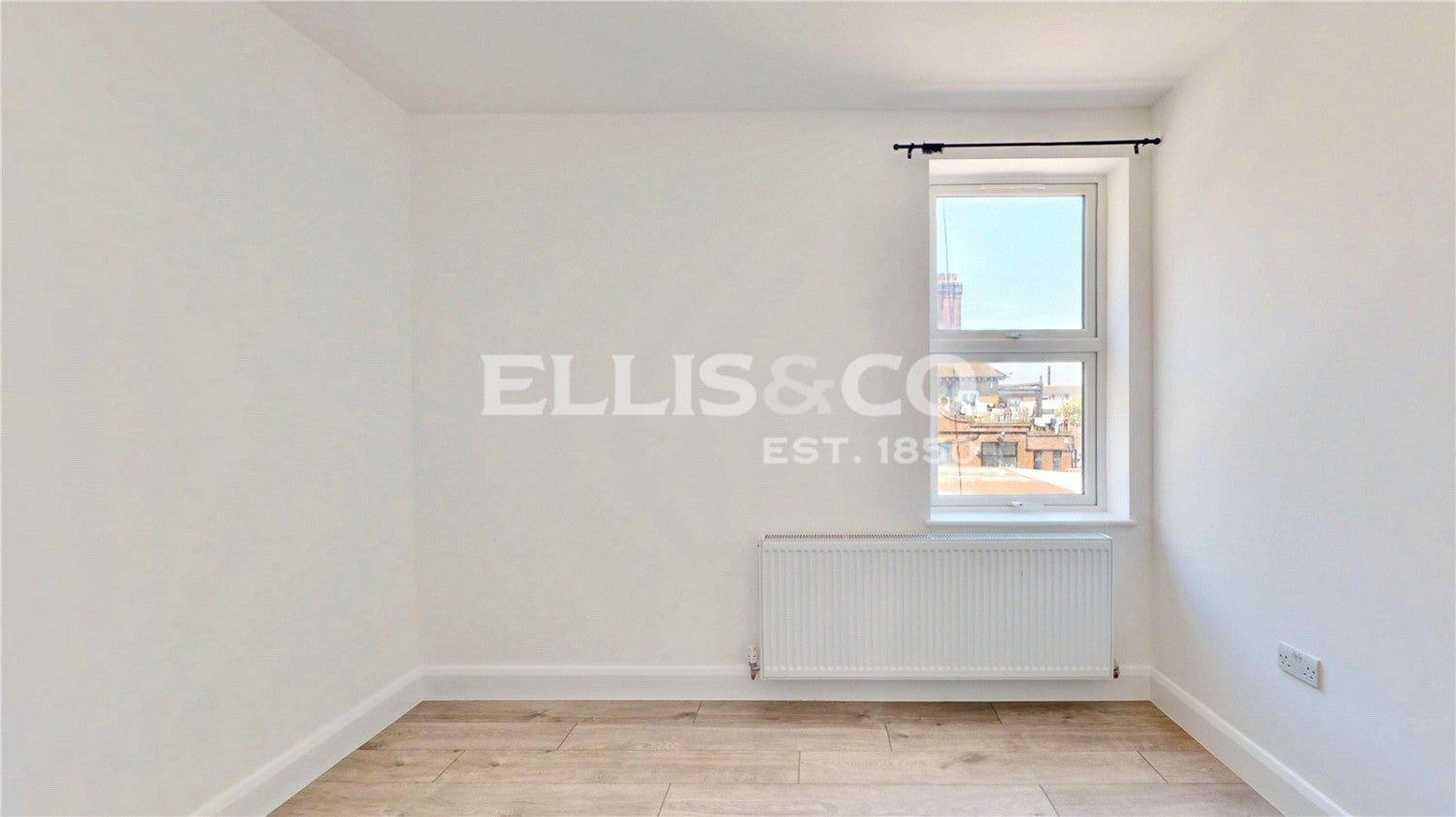Flat Llanover Road in Greater London