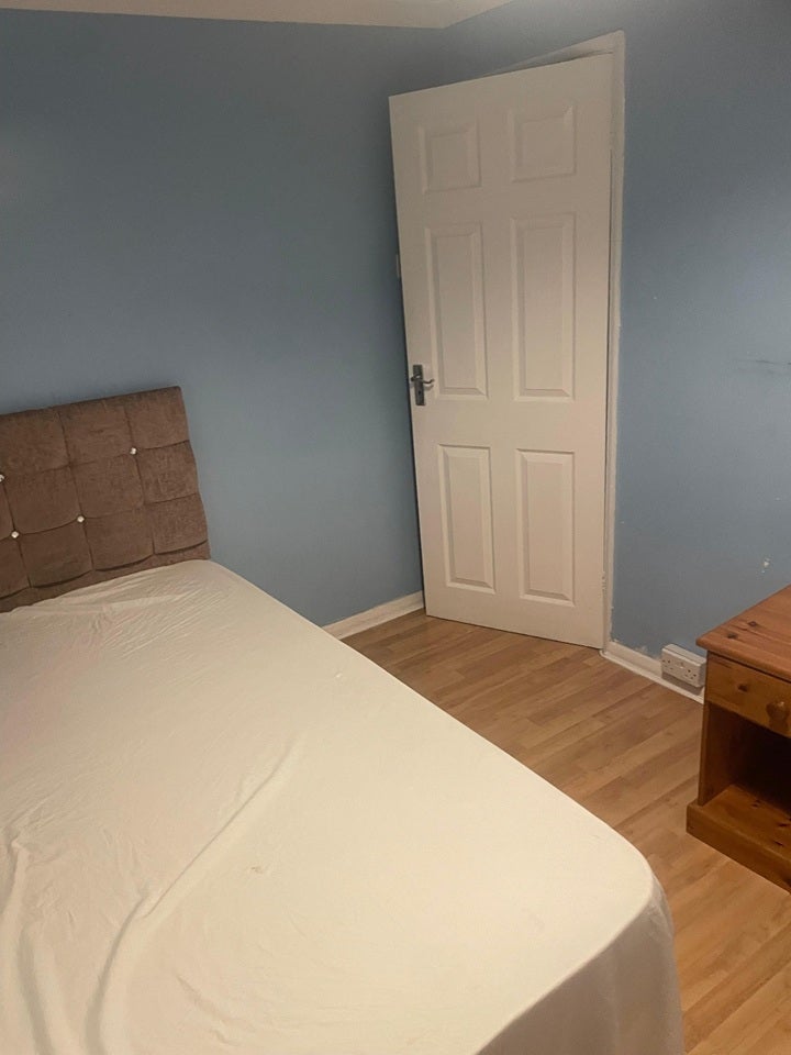 Room Gourney Grove in Grays