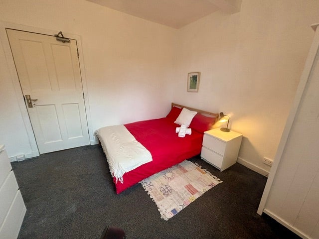 Room Prestonfield Avenue in City of Edinburgh