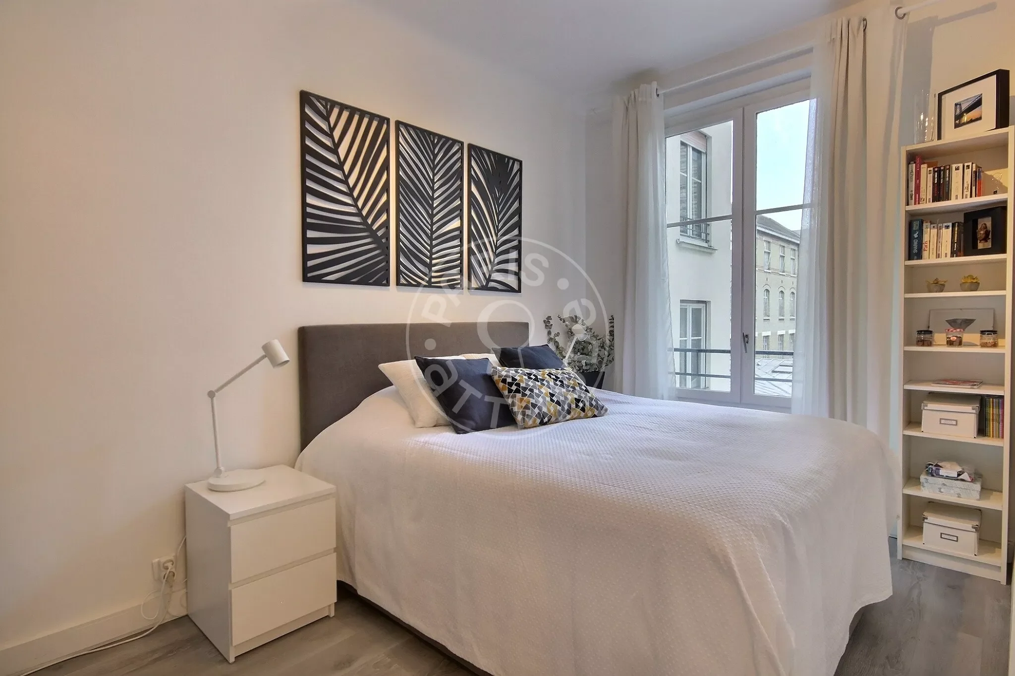 Flat Rue Cambronne in Paris