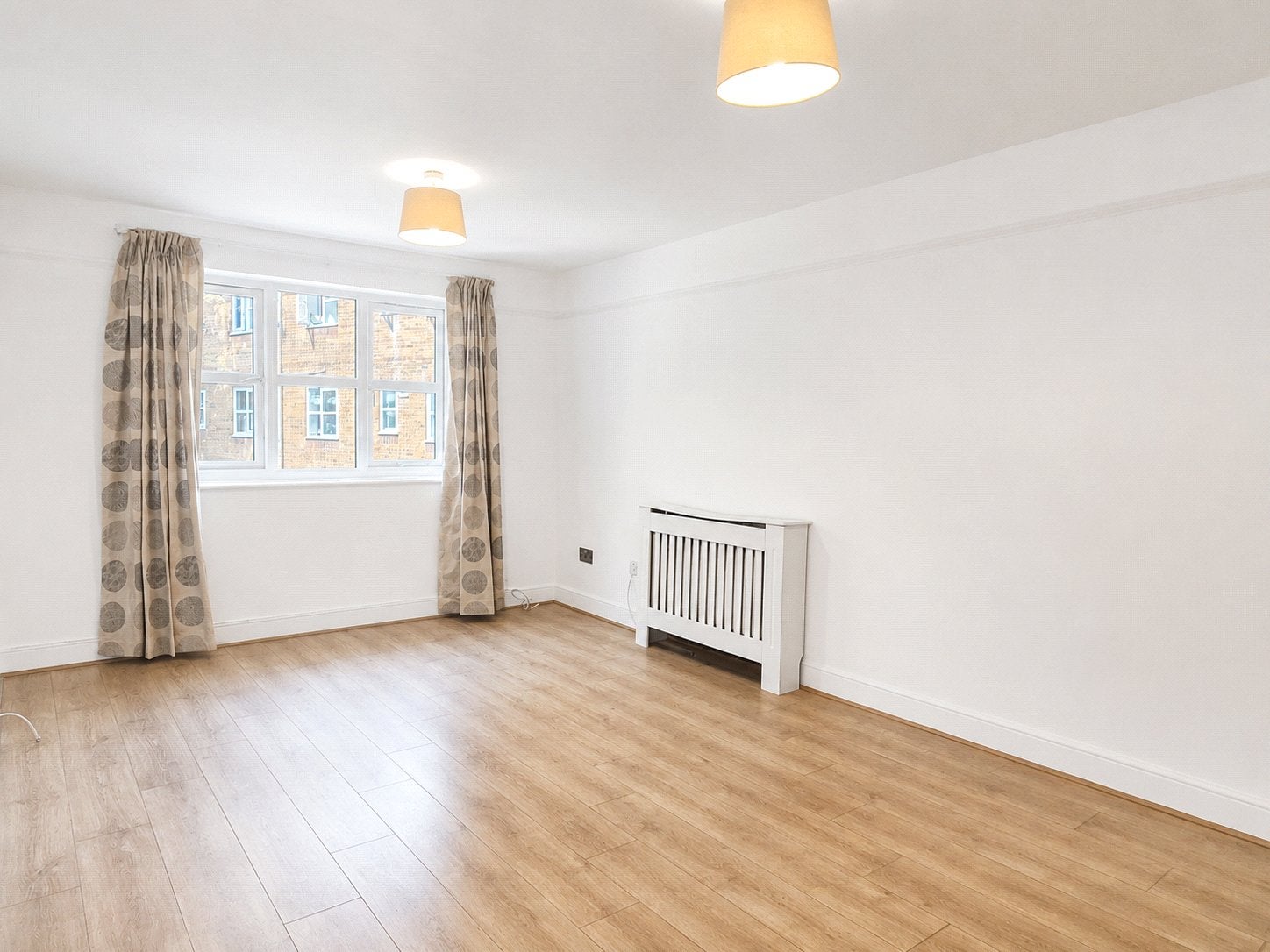 Flat Stevenson Close in Greater London
