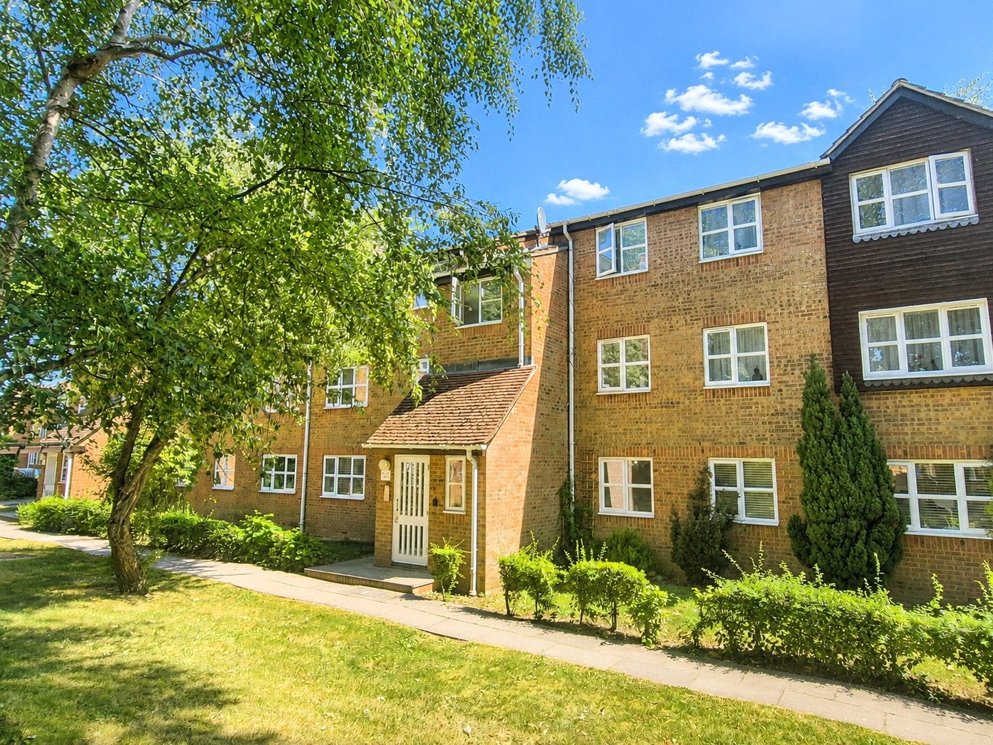Flat Stevenson Close in Greater London