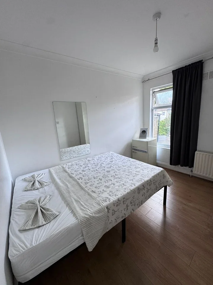 Room Morley Road in Greater London