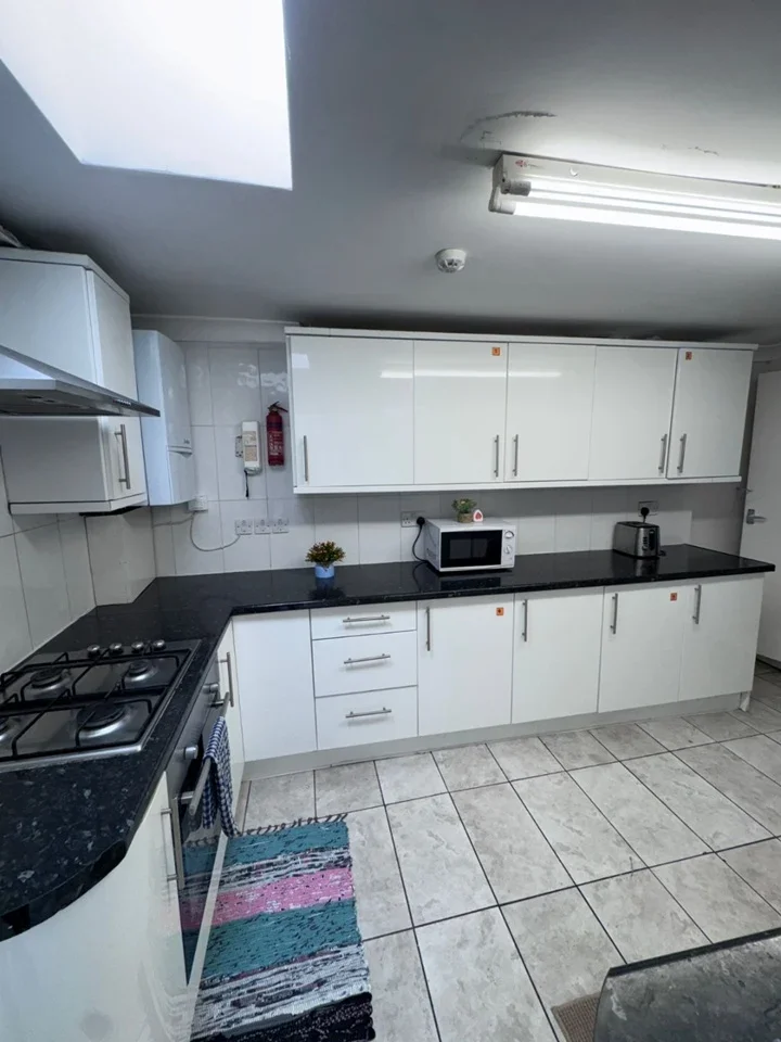 Room Morley Road in Greater London