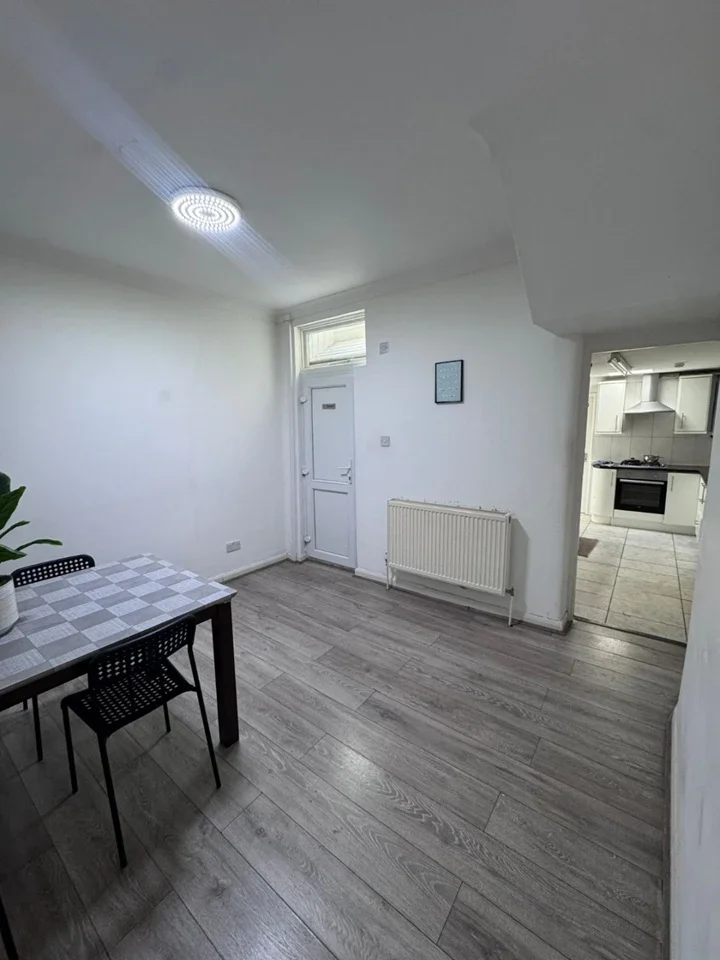 Room Morley Road in Greater London