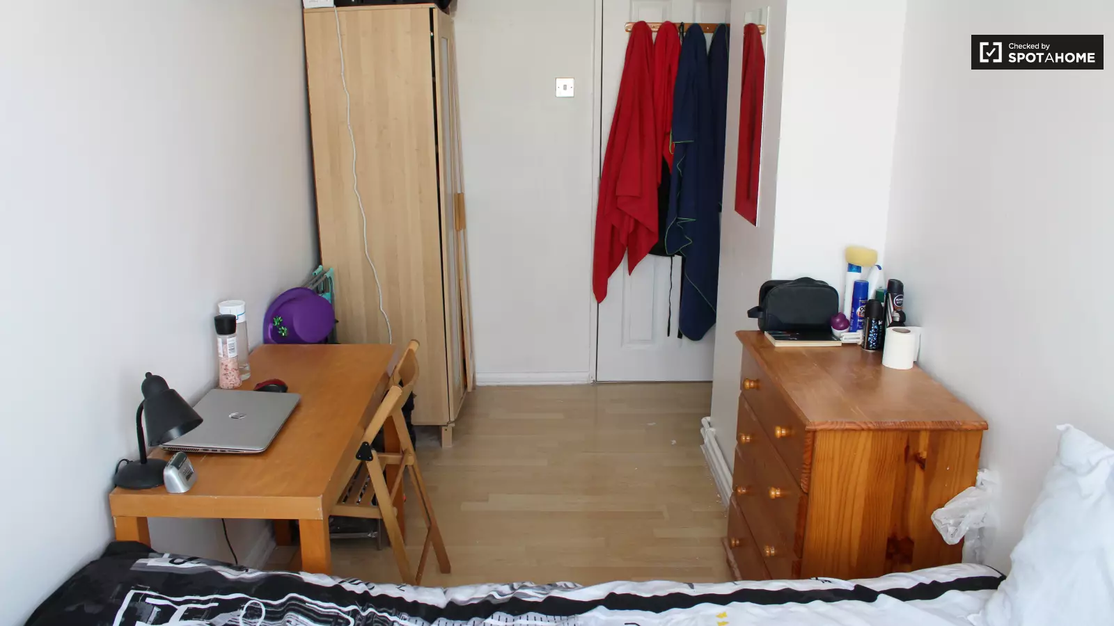 Flat Tildesley Road in Greater London