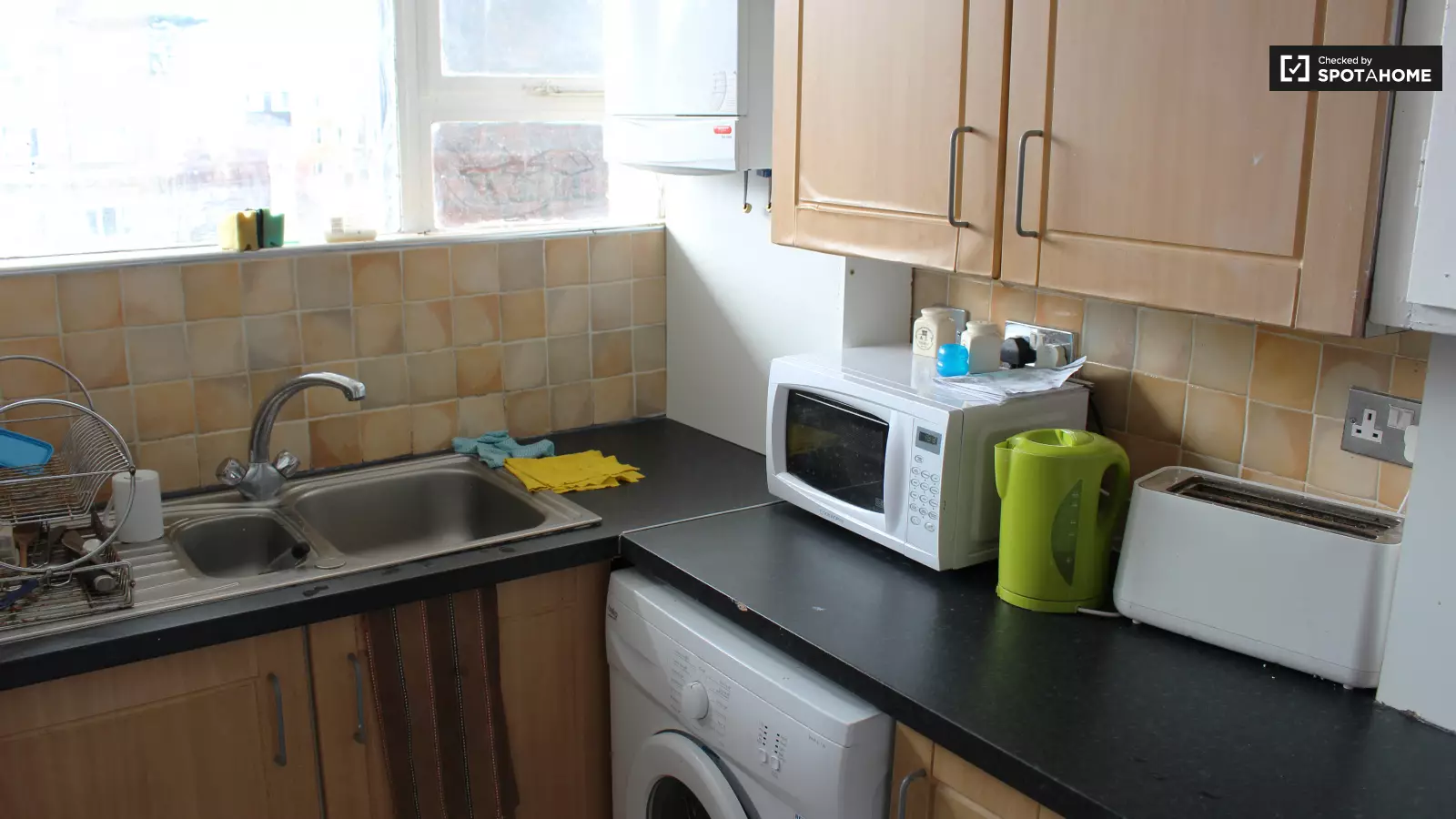 Flat Tildesley Road in Greater London