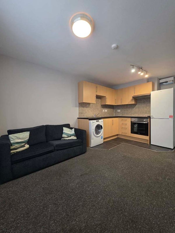Flat Helen Place in Cardiff