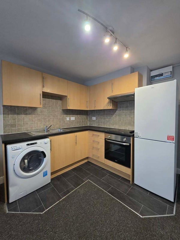 Flat Helen Place in Cardiff