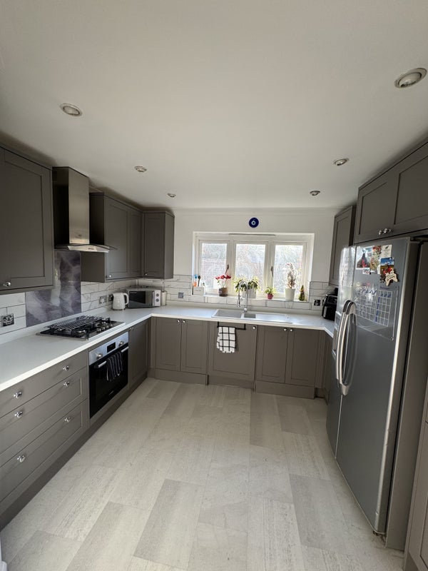 House Alberta Avenue in Greater London