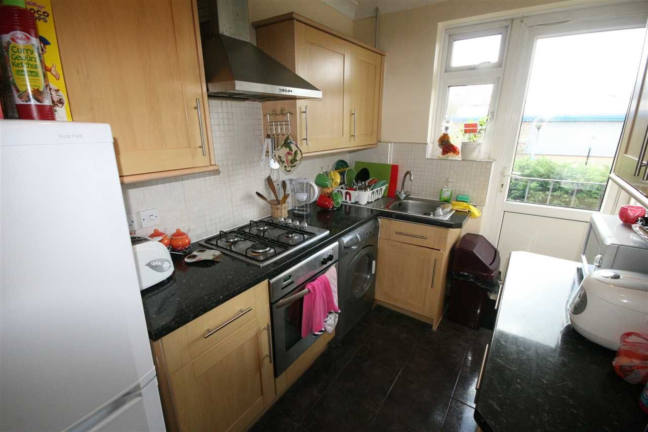 Flat Bonnersfield Lane in Greater London
