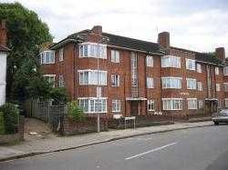Flat Bonnersfield Lane in Greater London