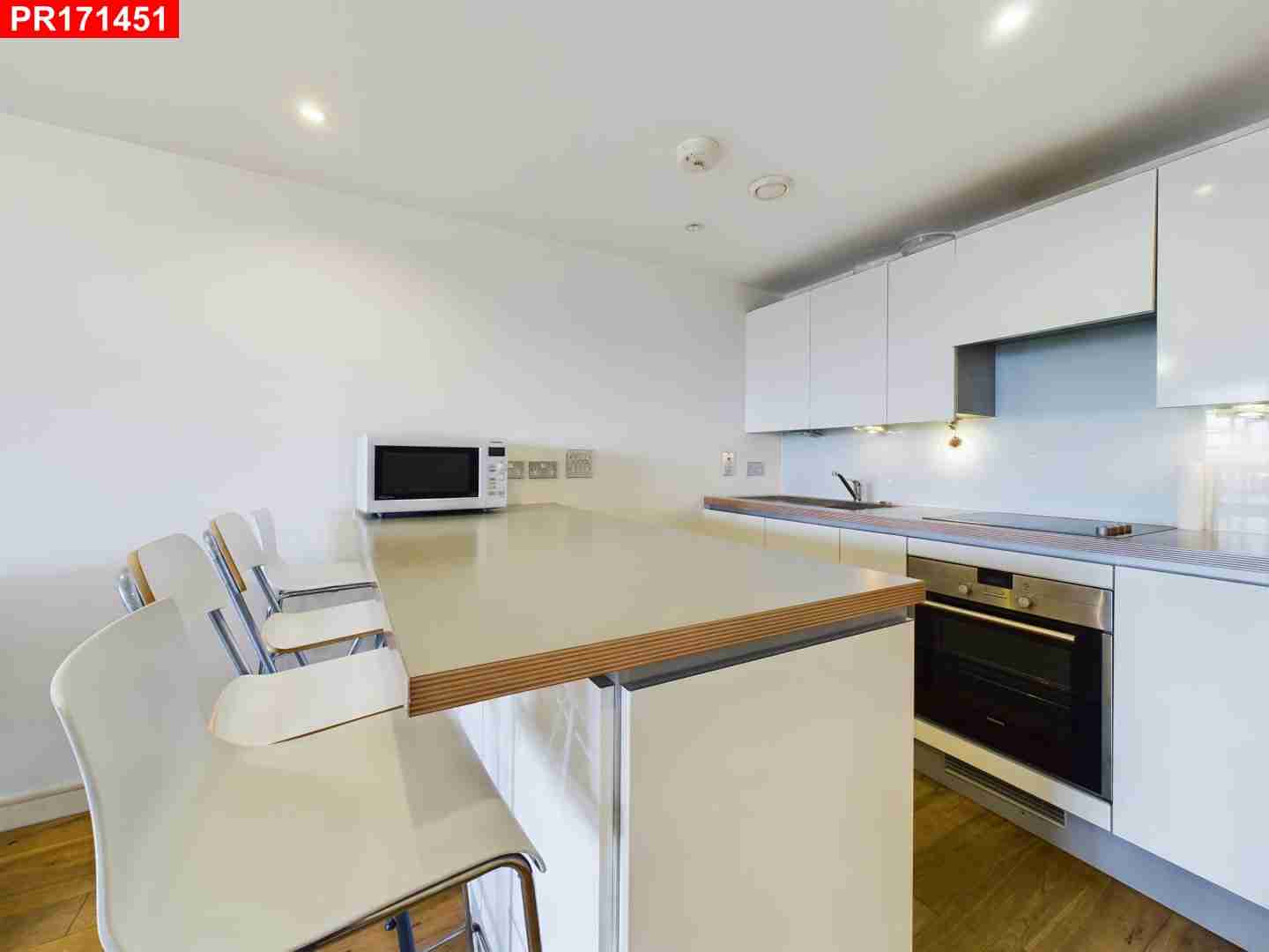 Flat Restell Close in Greater London