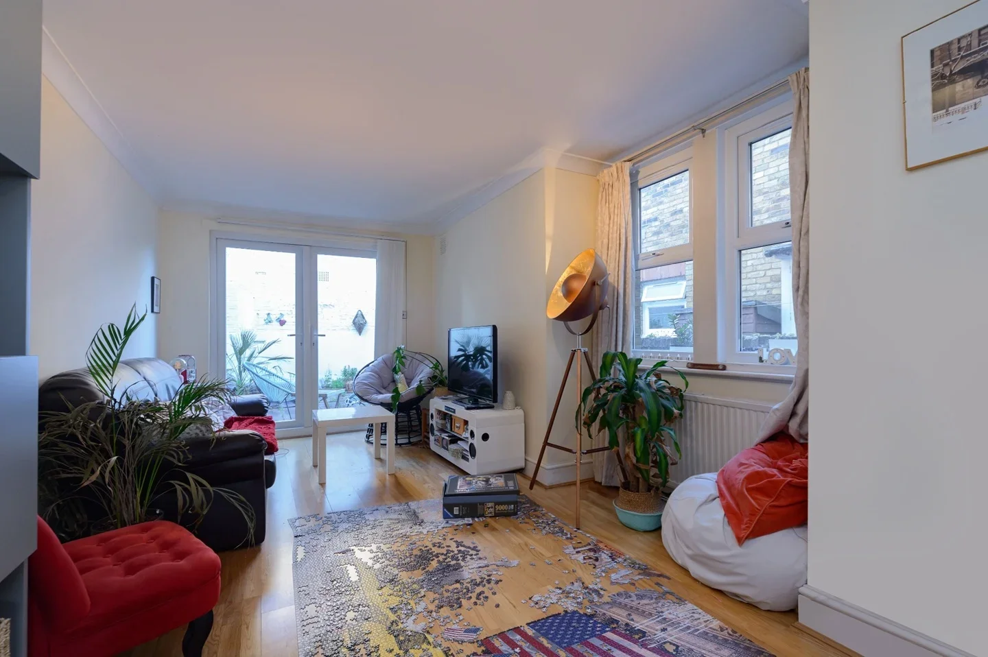 Flat Dornfell Street in Greater London