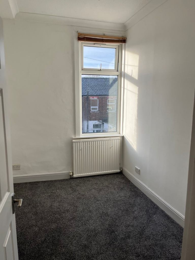 House Emerald Close in Blackburn
