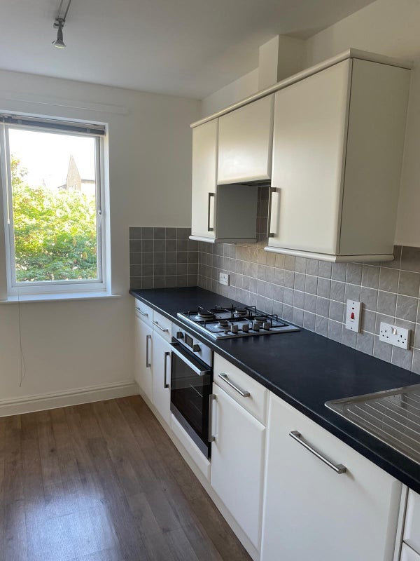 Room Napier Avenue in Greater London