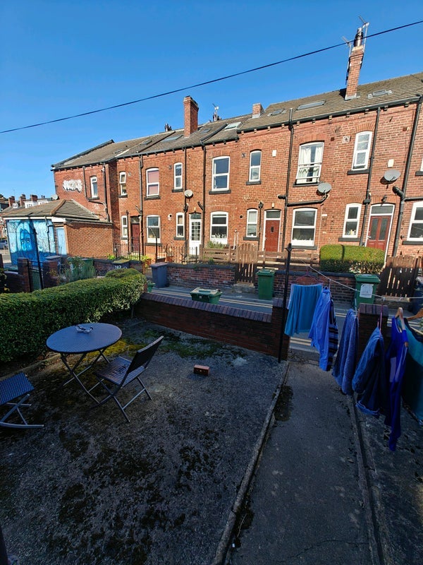 Room Back Walmsley Road in Leeds
