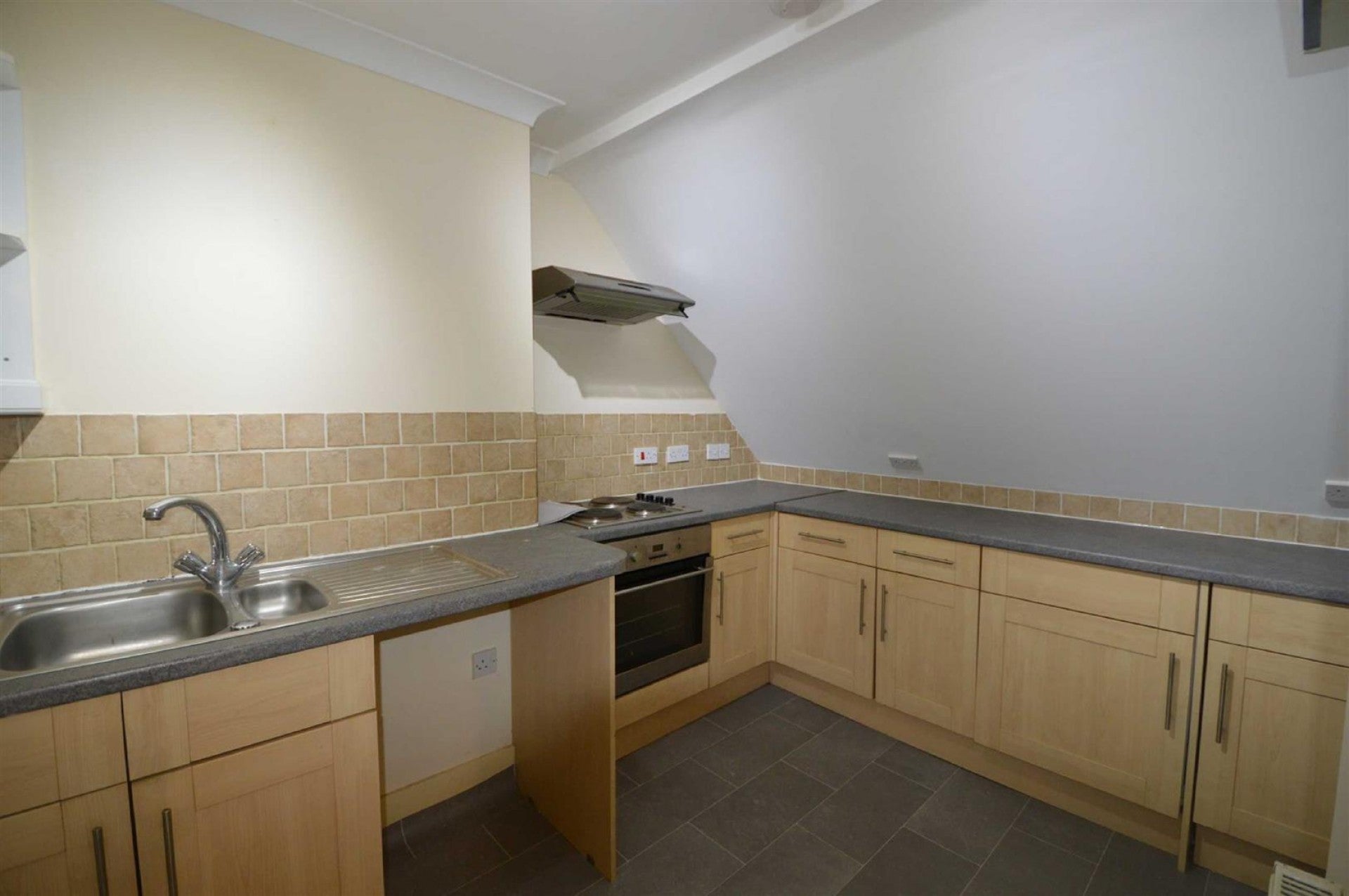 Flat The Broadway in Wealden