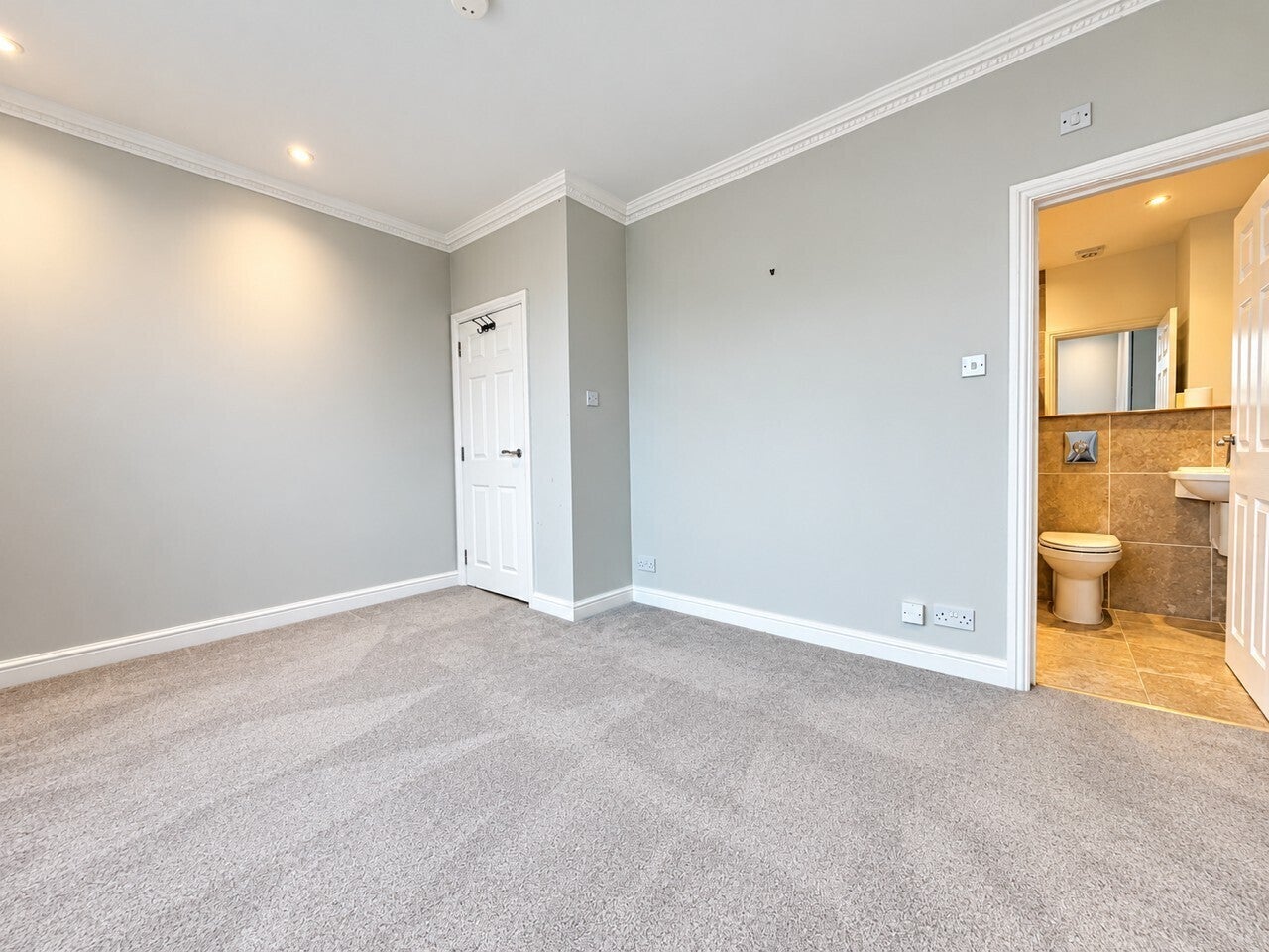 Flat Harlow Moor Drive in Harrogate