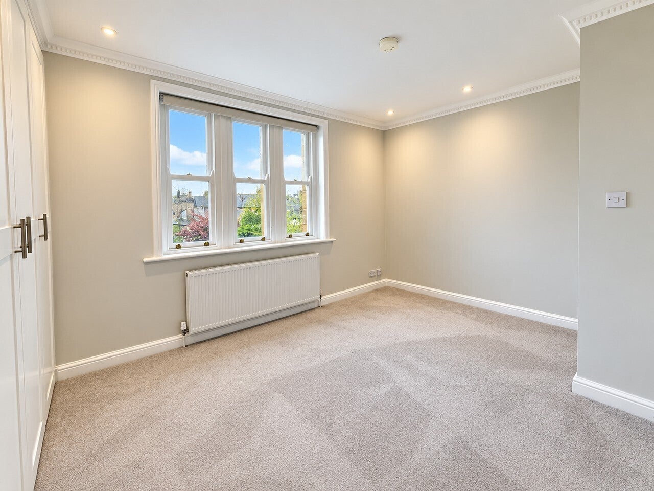 Flat Harlow Moor Drive in Harrogate