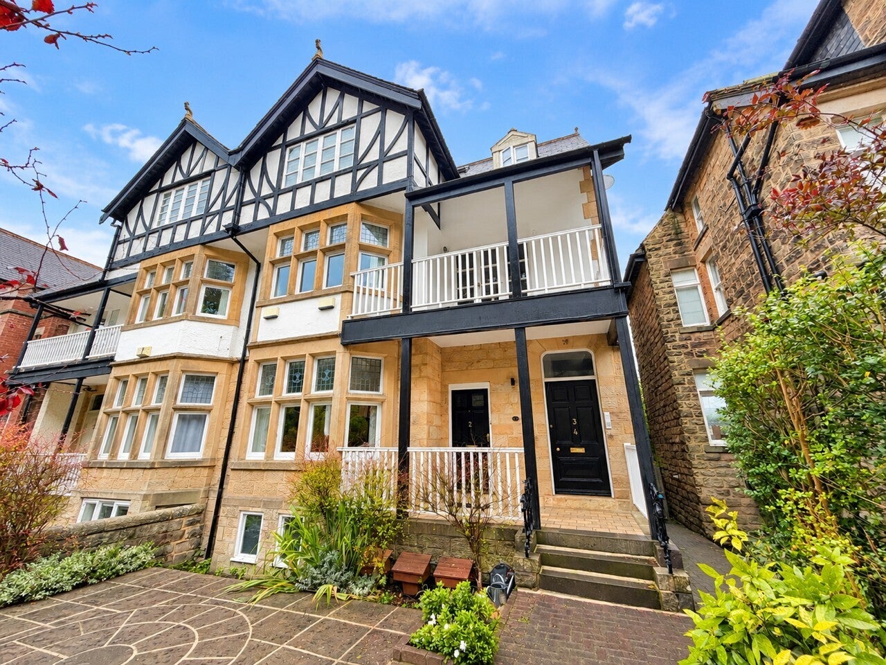 Flat Harlow Moor Drive in Harrogate