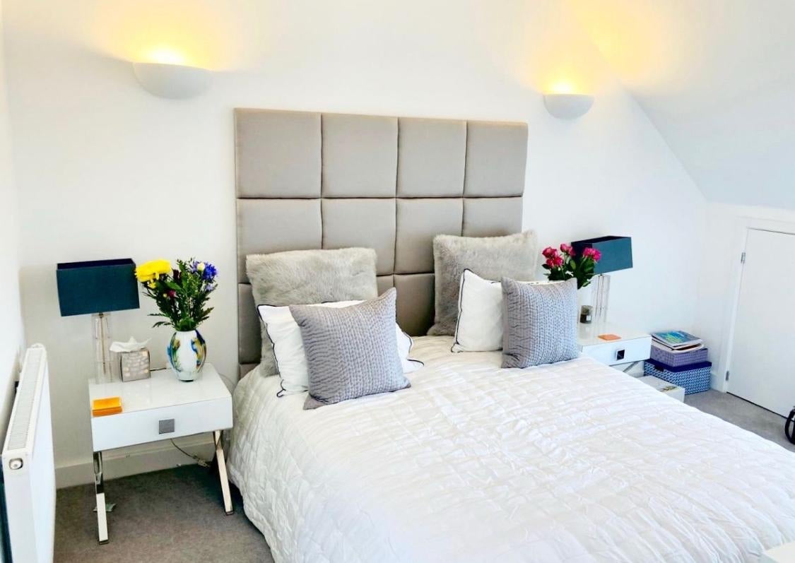 Room McReady Road in Greater London