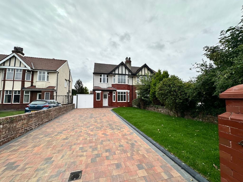 House Roe Lane in Southport