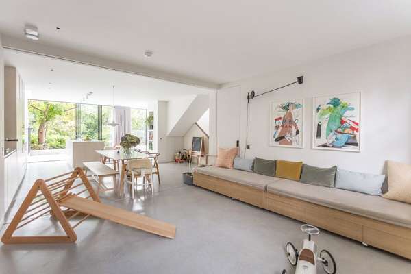 House Ockendon Road in Greater London