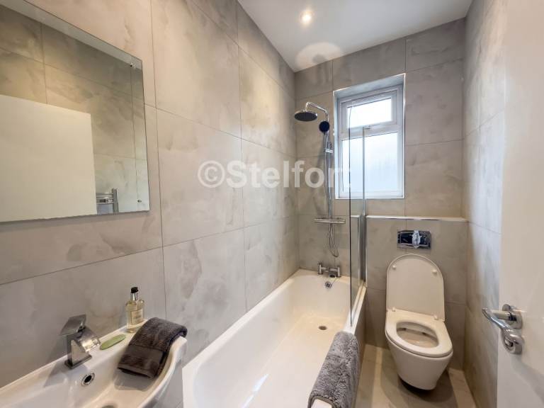 Flat Hornsey Road in Greater London