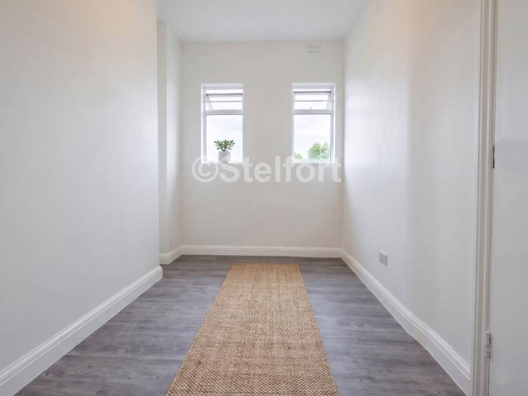 Flat Hornsey Road in Greater London