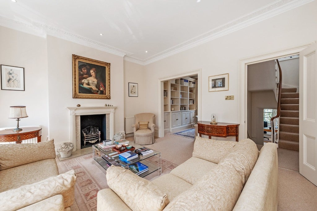 House Trevor Place in City of Westminster