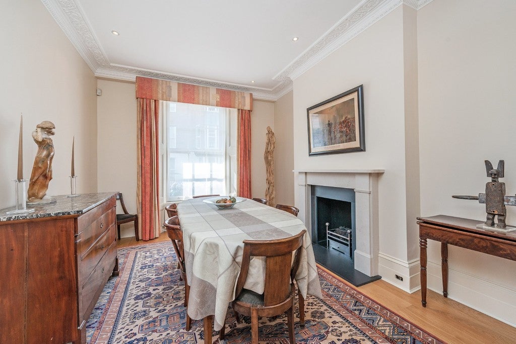 House Trevor Place in City of Westminster