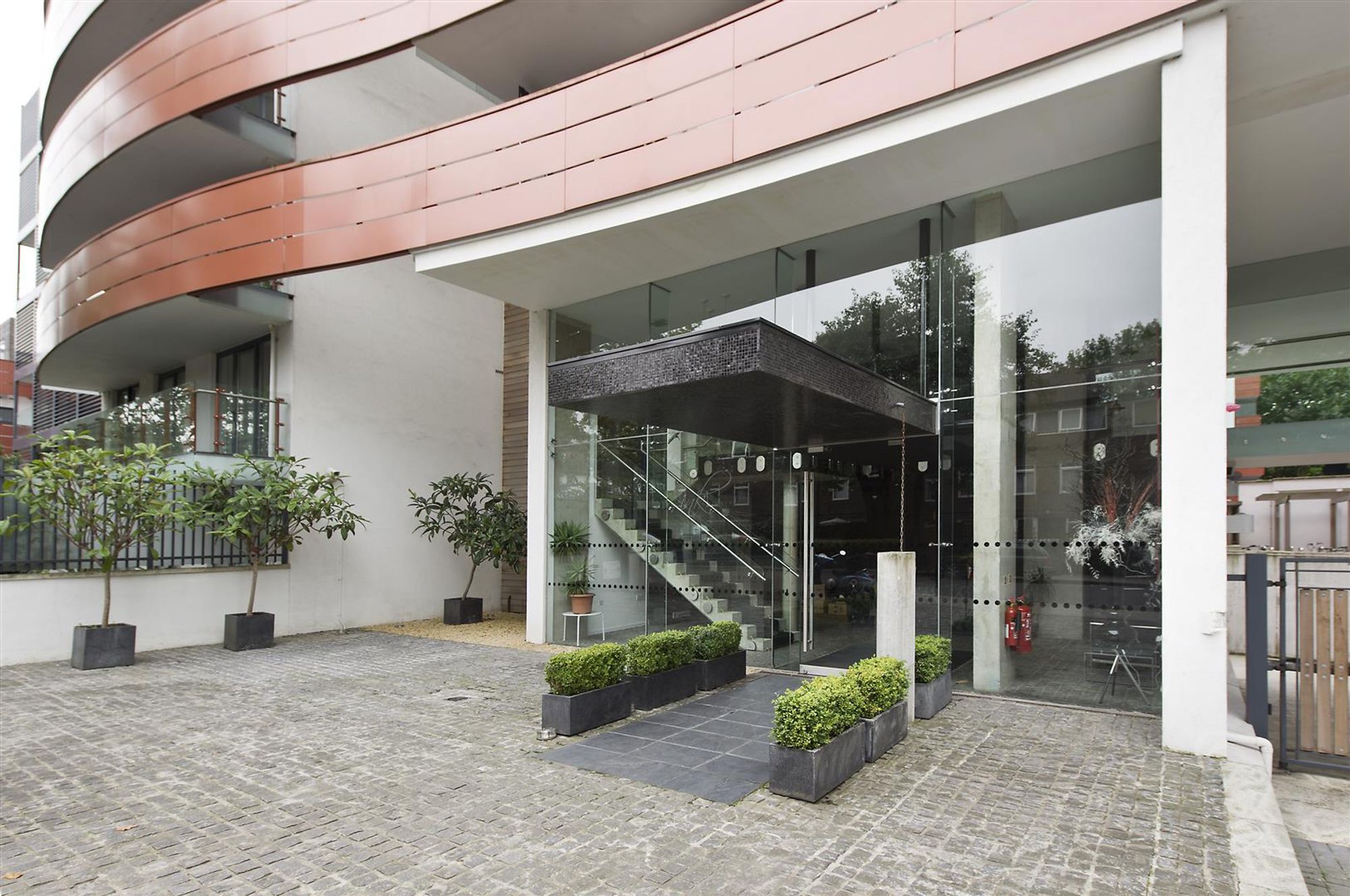 Flat Fellows Road in Greater London