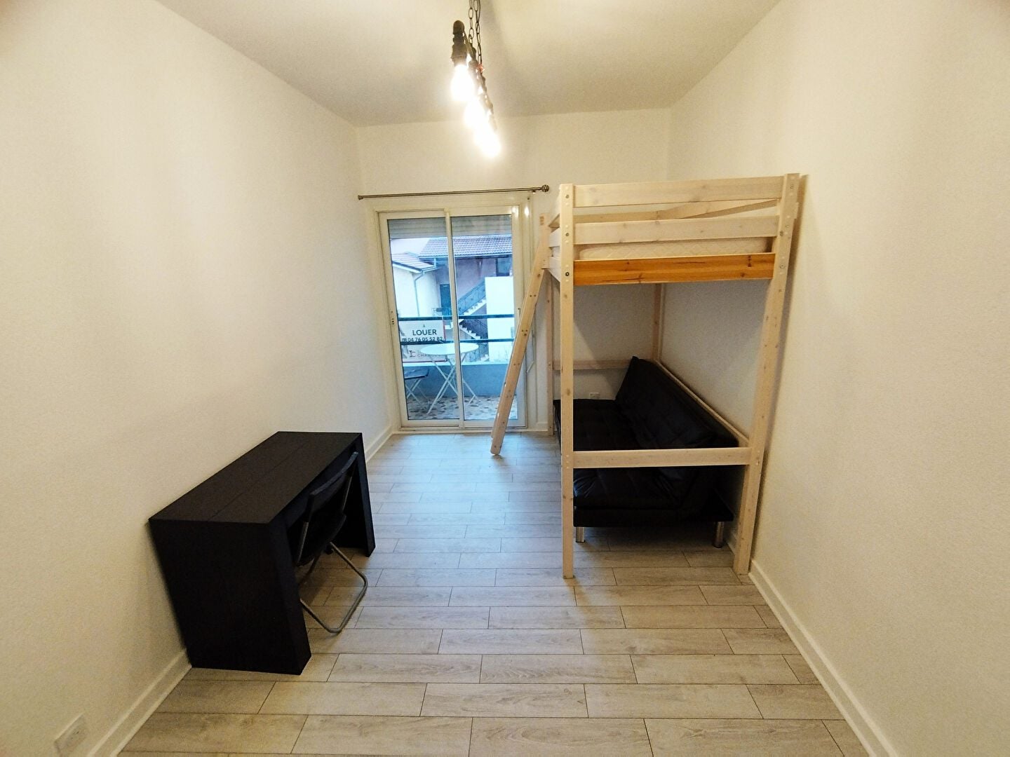 Chambre Avenue Gambetta à Voiron