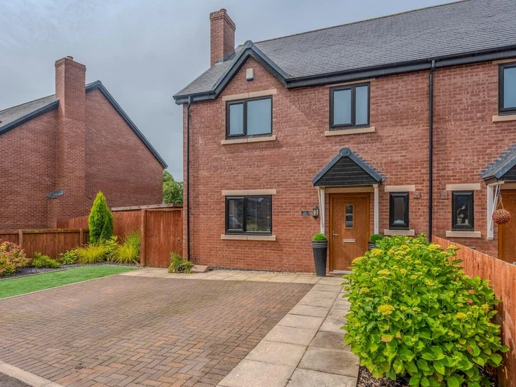 House Highfield Way in Hinstock