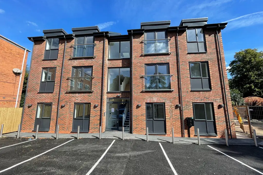 Flat Hillmorton Road in Rugby