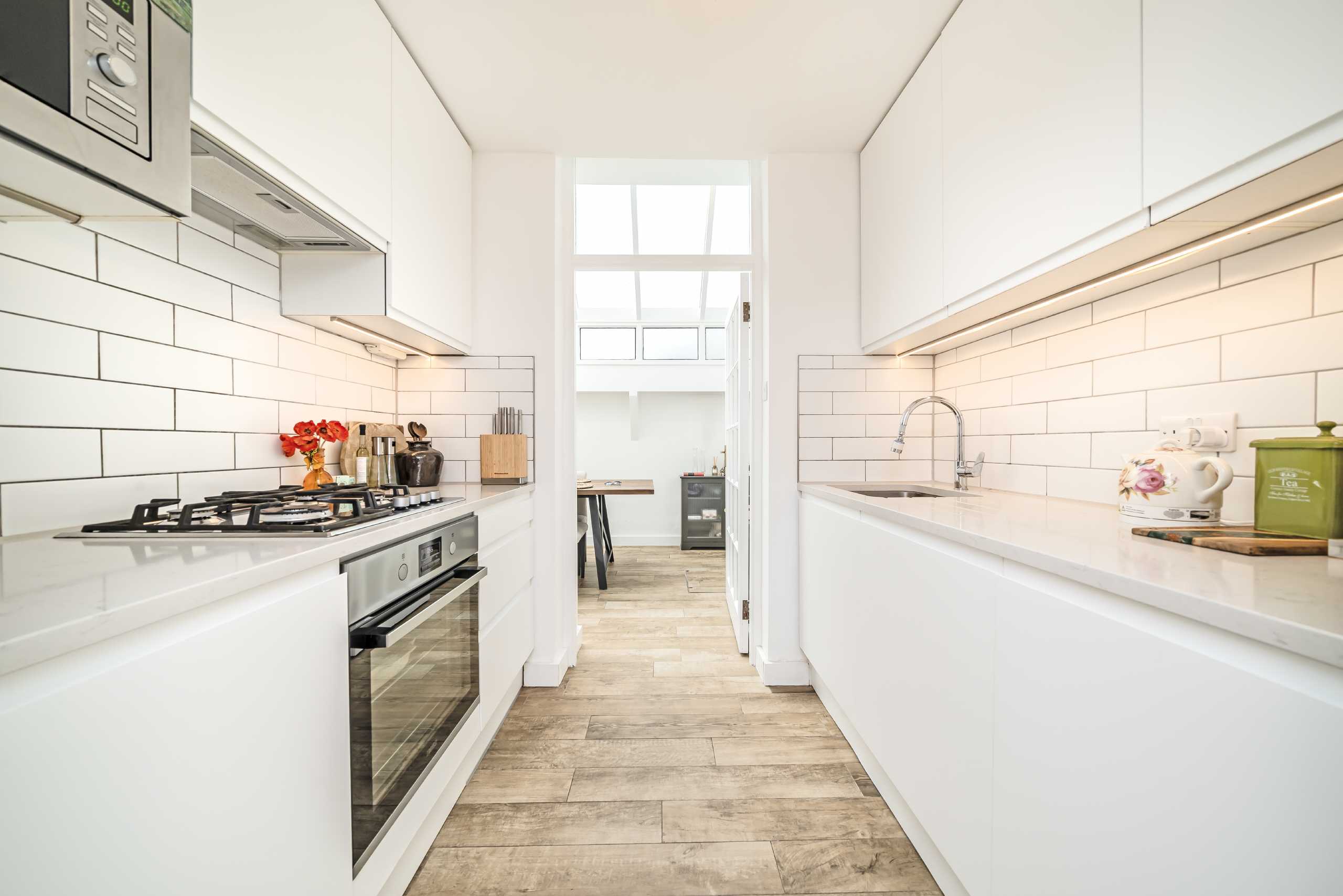 Flat Ladbroke Road in Greater London