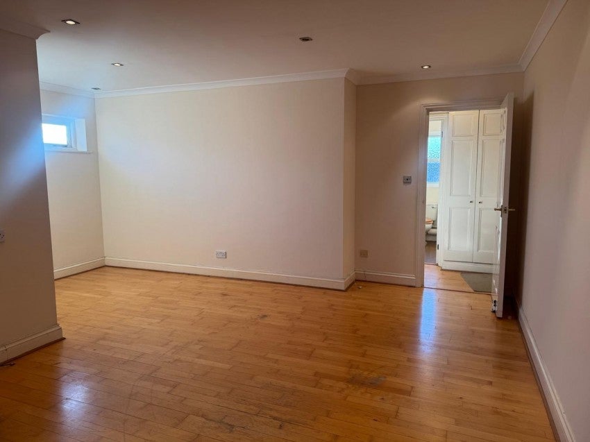 Flat College Road in Cheshunt