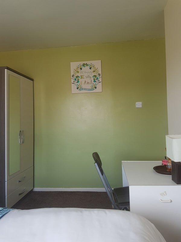 Room Overton Place in Sandwell