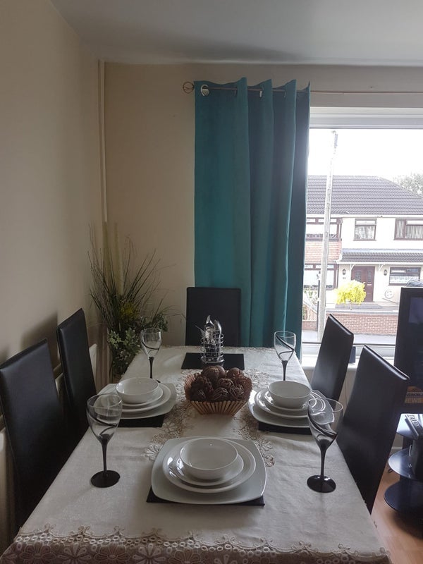 Room Overton Place in Sandwell