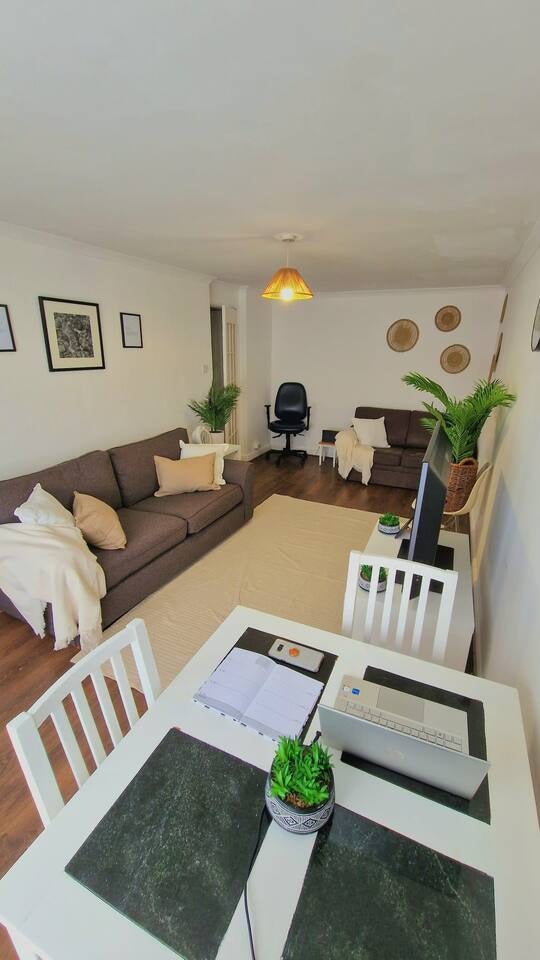 Flat Phoenix Place in Dartford
