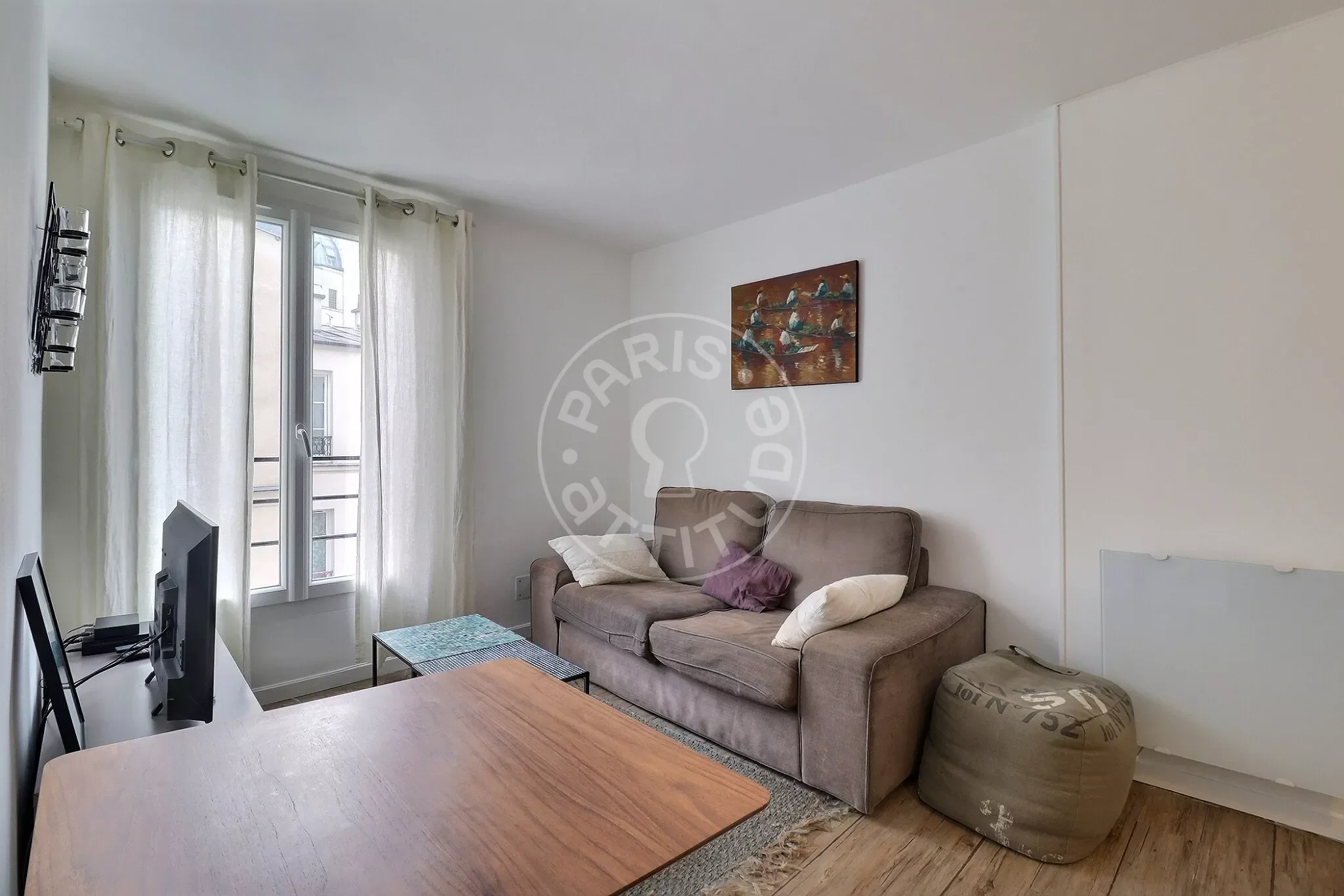 Flat Boulevard Voltaire in Paris