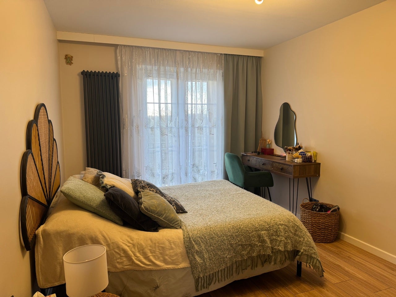 Flat Crofton Way in Greater London