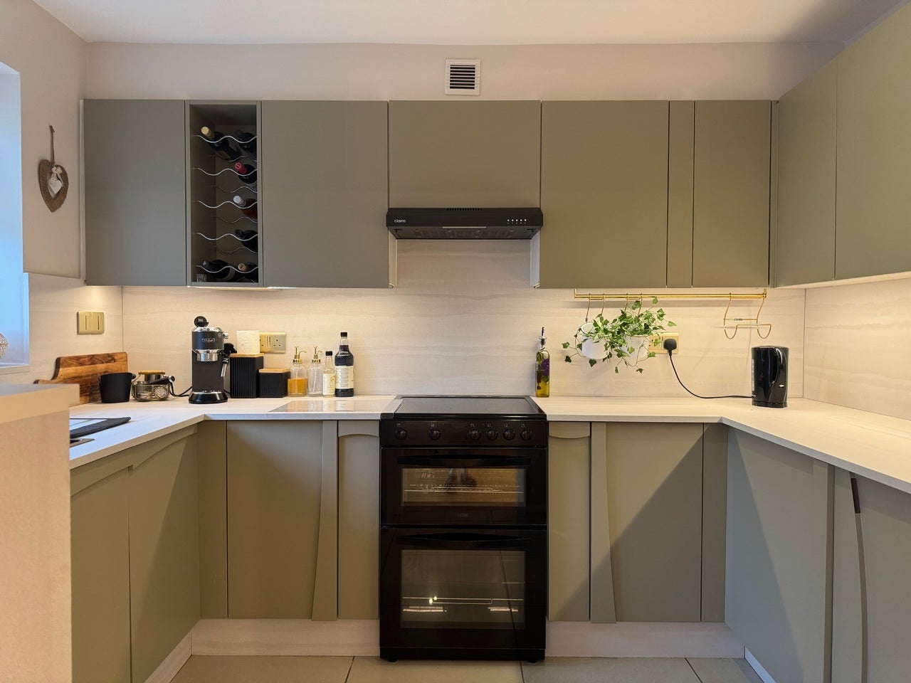 Flat Crofton Way in Greater London