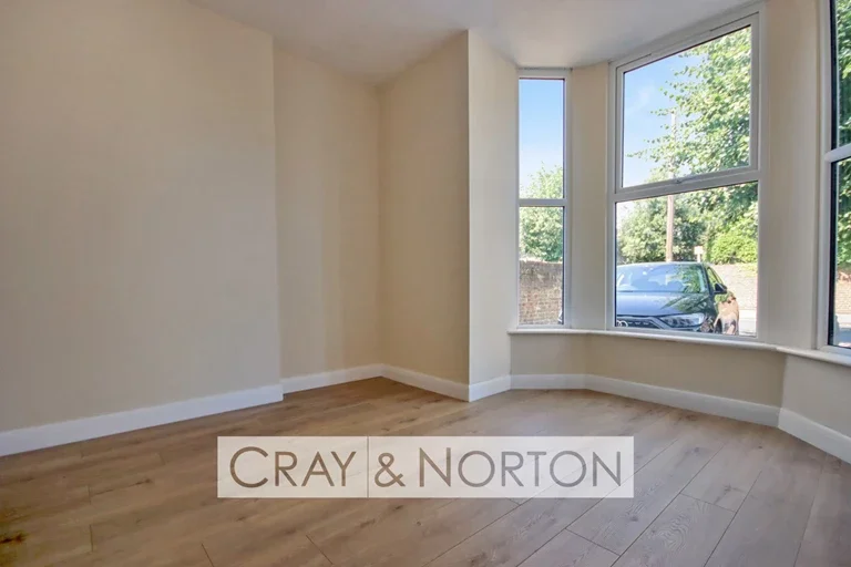 Flat Sydenham Road in London