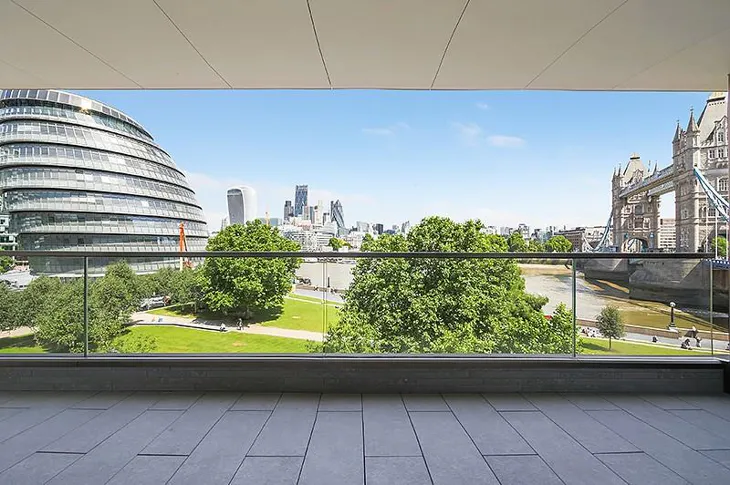 Flat Shipwright Yard in Greater London