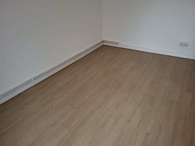 Flat Charnwood Street in Greater London