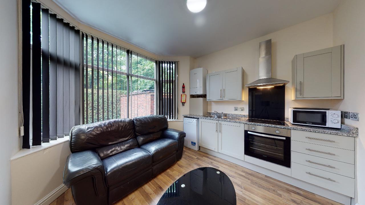 Flat Heaton Road in Manchester